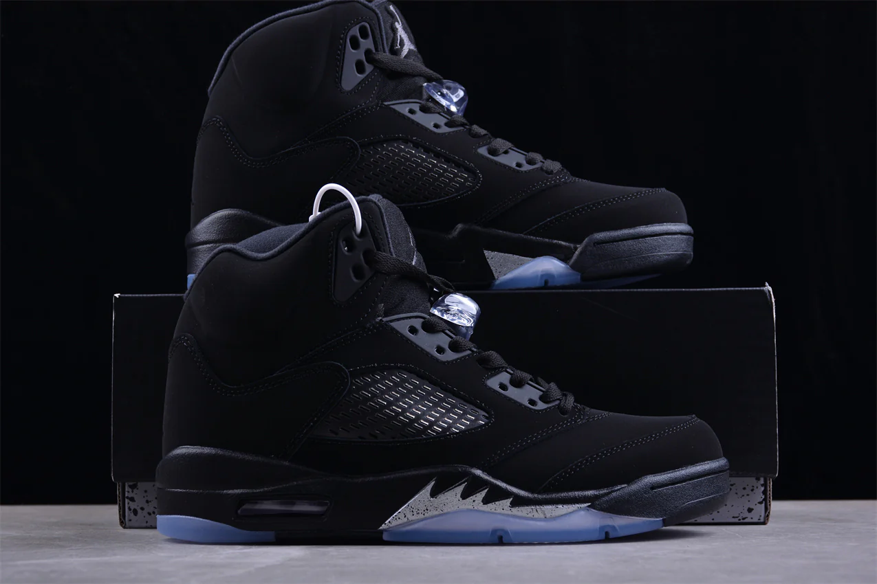 Jordan 5 Black Cat